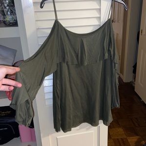 Open shoulder top